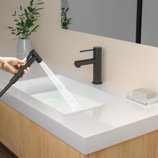 Смеситель для раковины с гигиеническим душем Timo Saona черный (2360/03G)