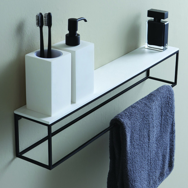 Bertocci Officina 02 Дозатор для жидкого мыла, настольный композит, цвет: белый матовый/черный матовый Bertocci Officina 02 Дозатор для жидкого мыла, настольный композит, цвет: белый матовый/черный матовый