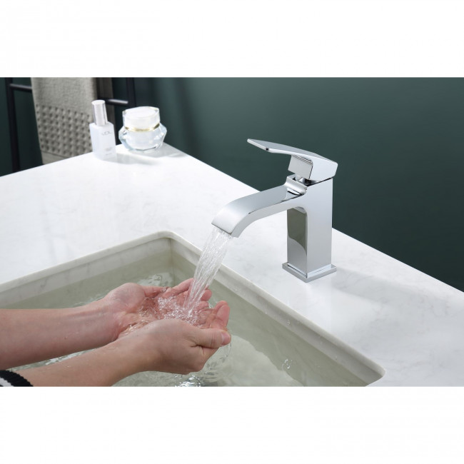 Смеситель Raglo для умывальника (R02.10) Смеситель Raglo для умывальника (R02.10)