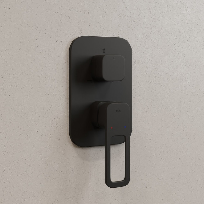 Встраиваемый смеситель с тремя выходами, черный матовый, Slide, IDDIS (SLIBL00i68)