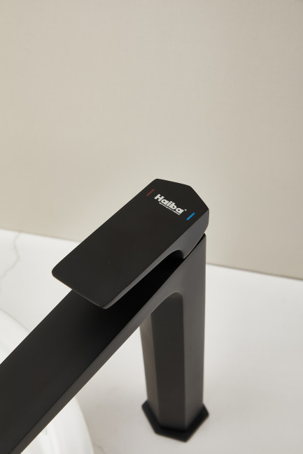 Смеситель для раковины HAIBA черный (HB11726-7)