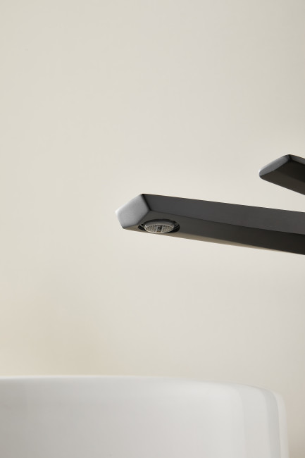 Смеситель для раковины HAIBA черный (HB11726-7)