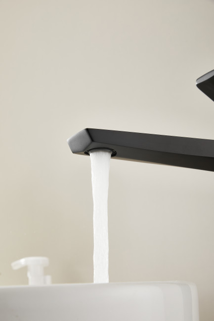 Смеситель для раковины HAIBA черный (HB11726-7)