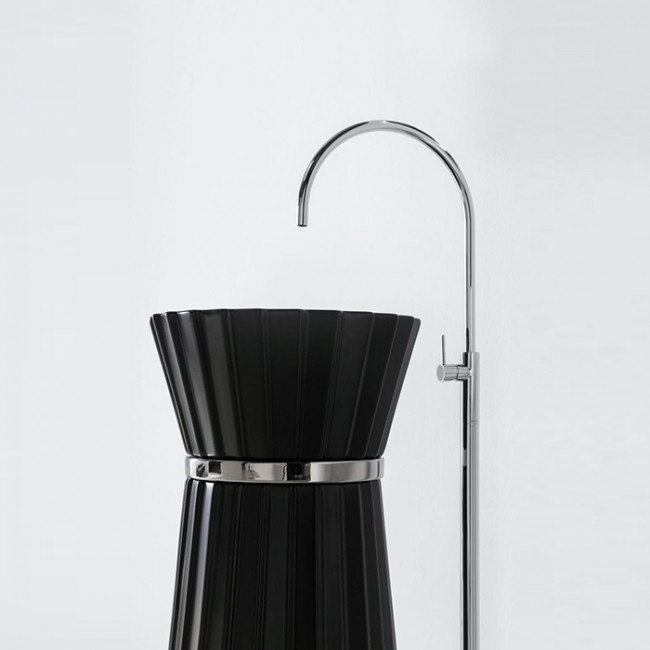 Oasis Plisse Раковина напольная O44х95см, без отв., без перелива, в комплекте с донным клапаном, цвет: черный/хром