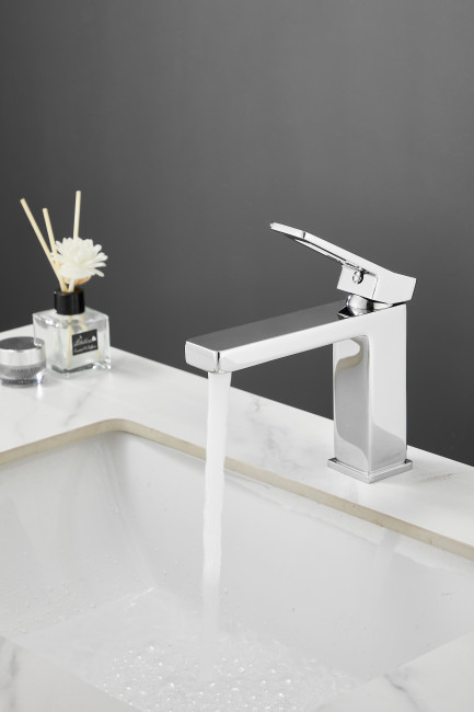 Смеситель для раковины HAIBA цвет: хром (HB10732)