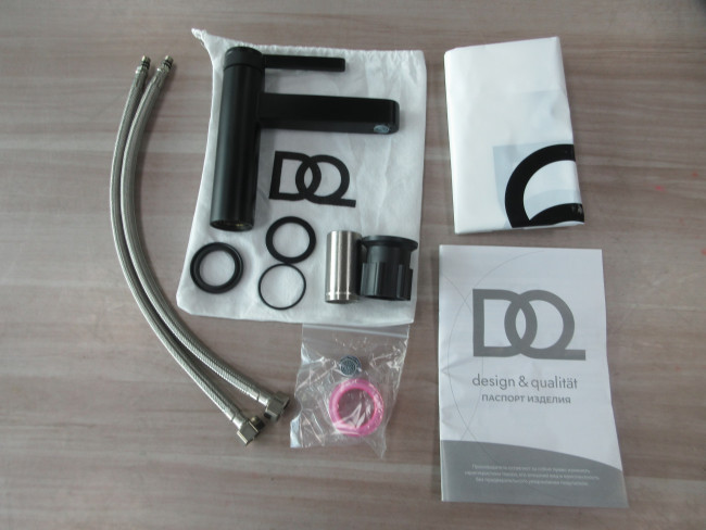 Смеситель для раковины DQ Bonn черный (DA1702105) Смеситель для раковины DQ Bonn черный (DA1702105)