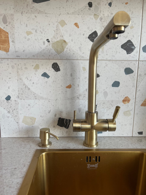 Дозатор жидкого мыла ZorG ZR-20 BR