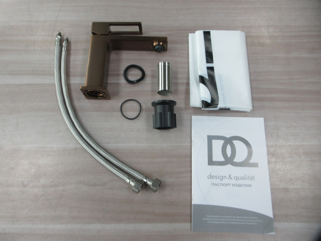 Смеситель для раковины DQ Dortmund браш.роз.золото (DA1712133) Смеситель для раковины DQ Dortmund браш.роз.золото (DA1712133)