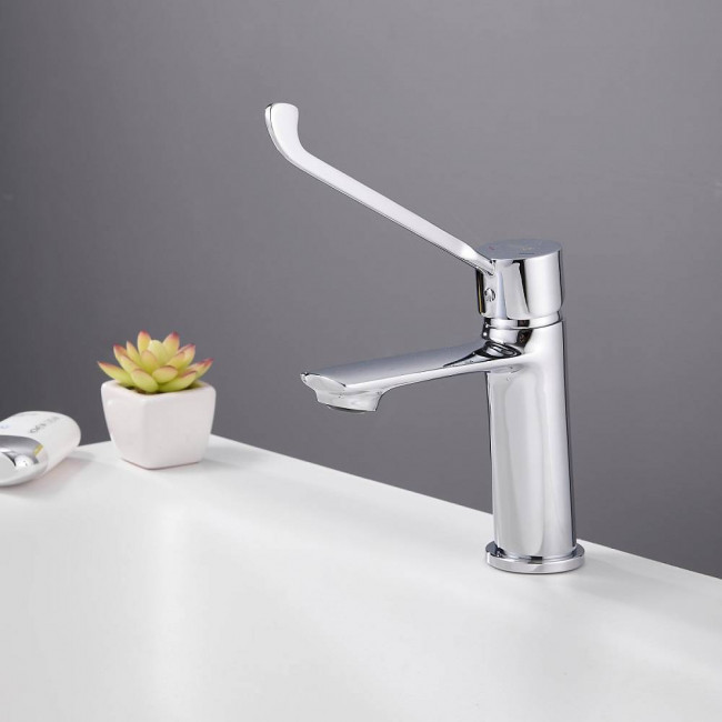 Смеситель для раковины BELZ хром (B10019) Смеситель для раковины BELZ хром (B10019)