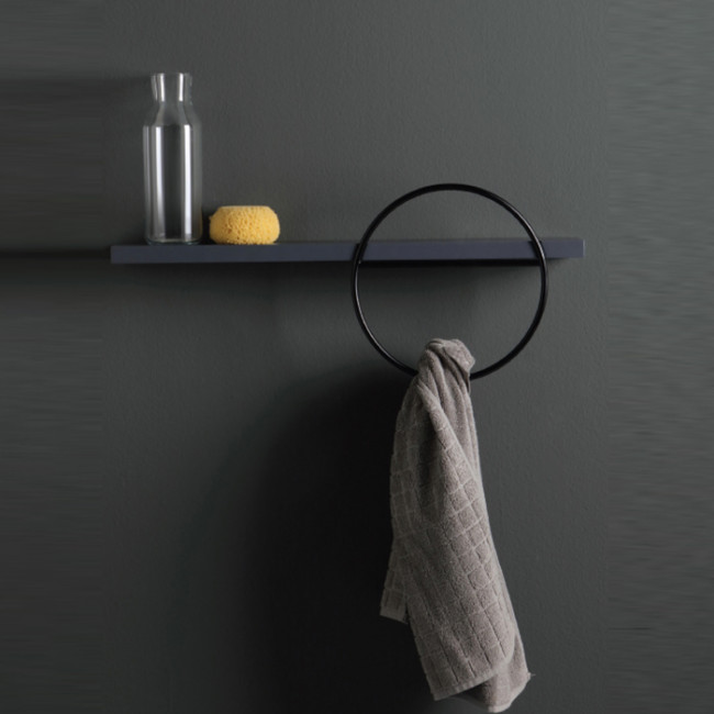 Bertocci Mettitutto Полка черная деревянная 40см., с круглым полотенцедержателем D22см., цвет: черный матовый Bertocci Mettitutto Полка черная деревянная 40см., с круглым полотенцедержателем D22см., цвет: черный матовый