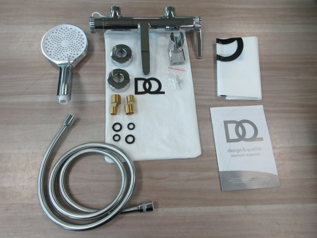 Смеситель для ванны с душем DQ Bonn короткий излив хром (DA1703201)
