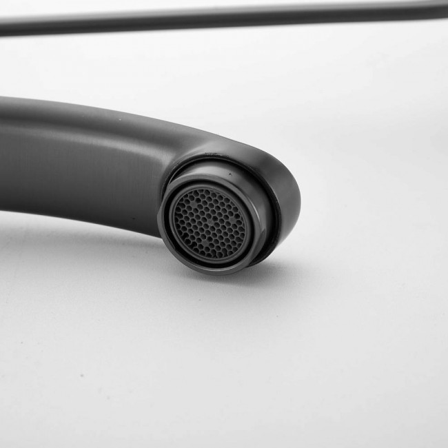 Смеситель для кухни BELZ оружейная сталь (B19019-3) Смеситель для кухни BELZ оружейная сталь (B19019-3)