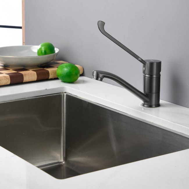 Смеситель для кухни BELZ оружейная сталь (B19019-3) Смеситель для кухни BELZ оружейная сталь (B19019-3)