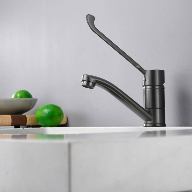 Смеситель для кухни BELZ оружейная сталь (B19019-3) Смеситель для кухни BELZ оружейная сталь (B19019-3)