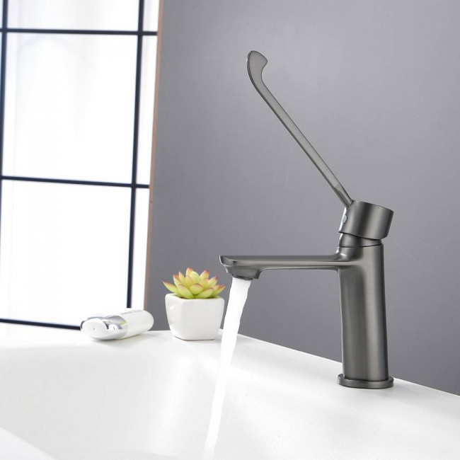 Смеситель для раковины BELZ оружейная сталь (B10019-3) Смеситель для раковины BELZ оружейная сталь (B10019-3)