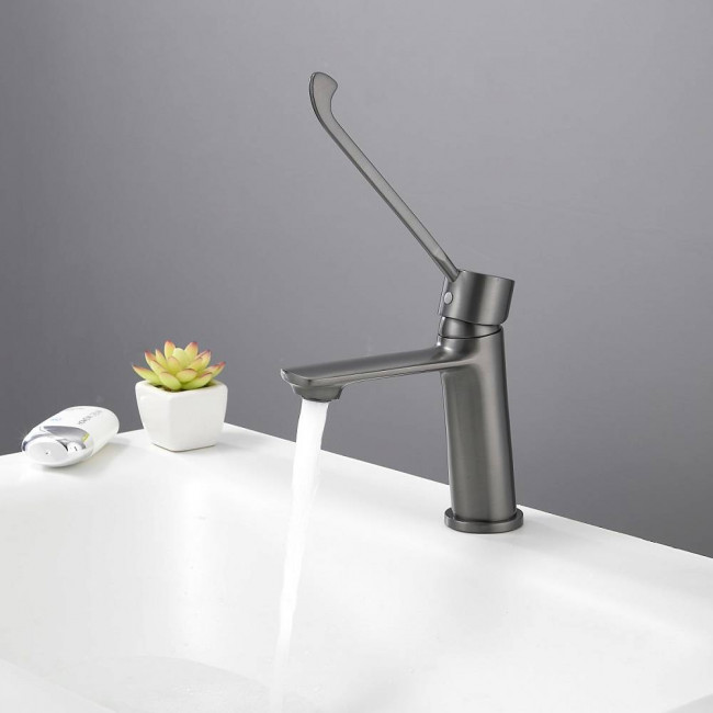 Смеситель для раковины BELZ оружейная сталь (B10019-3) Смеситель для раковины BELZ оружейная сталь (B10019-3)