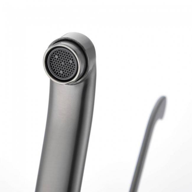 Смеситель для кухни BELZ оружейная сталь (B79019-3) Смеситель для кухни BELZ оружейная сталь (B79019-3)