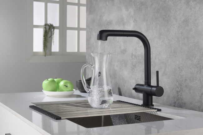 Смеситель для кухни с подключением фильтра и выдвижной лейкой Timo Saona черный (2346/03FL) Смеситель для кухни с подключением фильтра и выдвижной лейкой Timo Saona черный (2346/03FL)