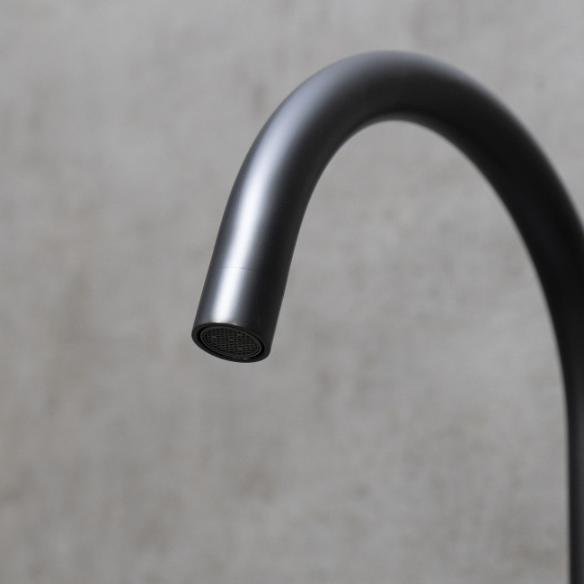 Смеситель Lemark Expert для кухни с поворотным изливом (LM5079BL)