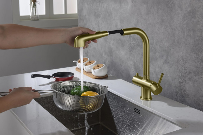 Смеситель для кухни с подключением фильтра и выдвижной лейкой Timo Saona золото матовое (2346/17FL) Смеситель для кухни с подключением фильтра и выдвижной лейкой Timo Saona золото матовое (2346/17FL)