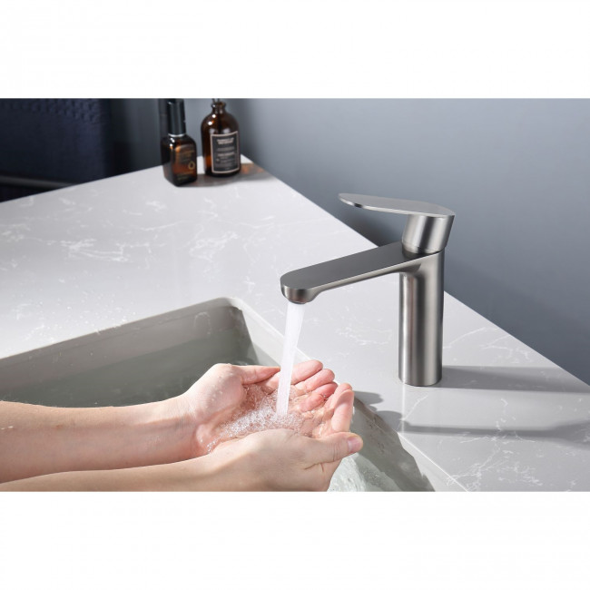 Смеситель Splenka для умывальника (S222.10.09) Смеситель Splenka для умывальника (S222.10.09)