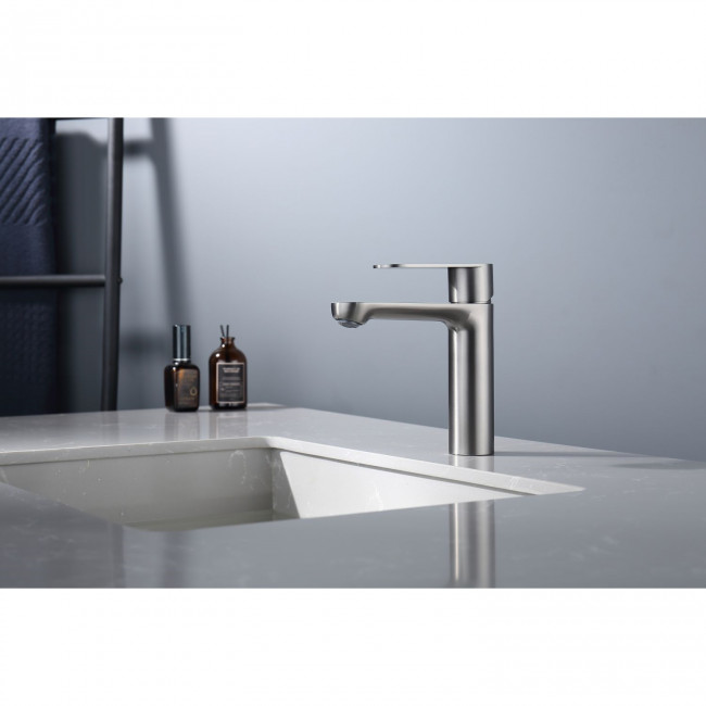 Смеситель Splenka для умывальника (S222.10.09) Смеситель Splenka для умывальника (S222.10.09)