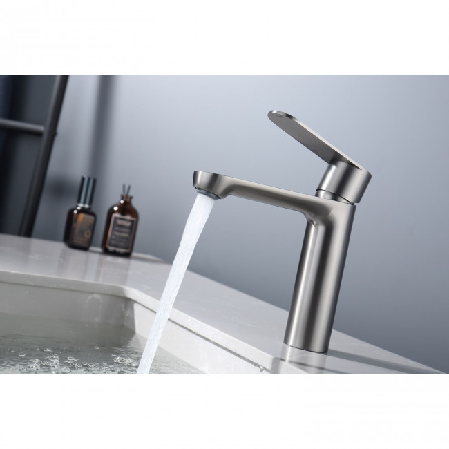 Смеситель Splenka для умывальника (S222.10.09) Смеситель Splenka для умывальника (S222.10.09)