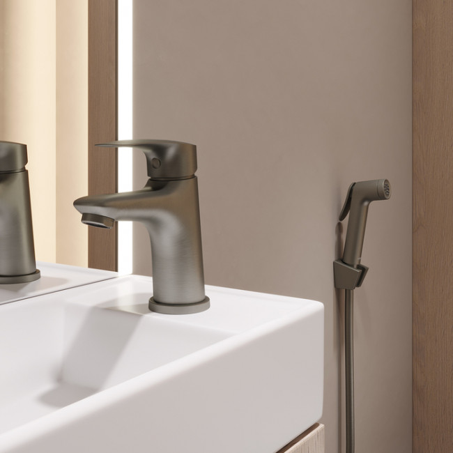 Смеситель для умывальника с гигиеническим душем Milardo Rora графит (RORGM01M08) Смеситель для умывальника с гигиеническим душем Milardo Rora графит (RORGM01M08)