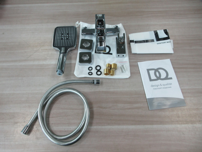 Смеситель для ванны с душем DQ Dortmund короткий излив хром (DA1713201)
