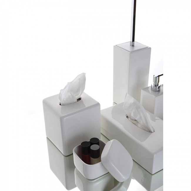 Bertocci Le Ceramiche Дозатор для жидкого мыла, настольный 7,5хh18х7,5см., цвет: белая керамика/хром Bertocci Le Ceramiche Дозатор для жидкого мыла, настольный 7,5хh18х7,5см., цвет: белая керамика/хром