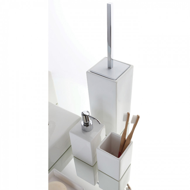 Bertocci Le Ceramiche Дозатор для жидкого мыла, настольный 7,5хh18х7,5см., цвет: белая керамика/хром Bertocci Le Ceramiche Дозатор для жидкого мыла, настольный 7,5хh18х7,5см., цвет: белая керамика/хром