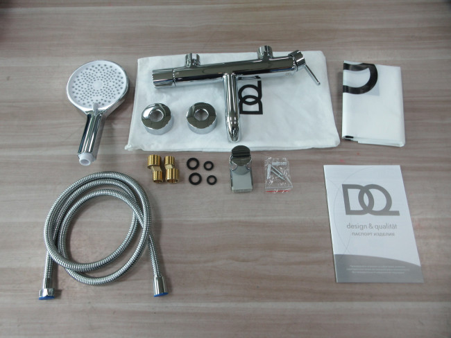 Смеситель для ванны с душем DQ Köln короткий излив хром (DA1753201)