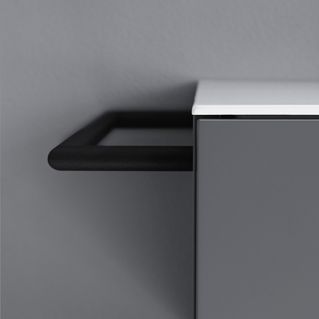 Burgbad Coco Полотенцедержатель для монтажа на тумбу, цвет: черный Burgbad Coco Полотенцедержатель для монтажа на тумбу, цвет: черный