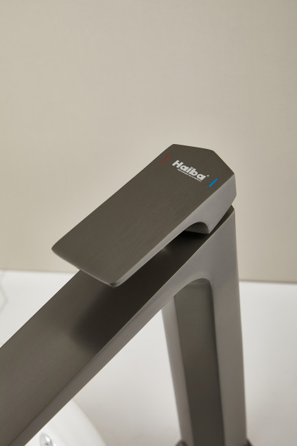 Смеситель для раковины HAIBA оружейная сталь (HB11726-3) Смеситель для раковины HAIBA оружейная сталь (HB11726-3)