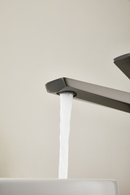 Смеситель для раковины HAIBA оружейная сталь (HB11726-3) Смеситель для раковины HAIBA оружейная сталь (HB11726-3)