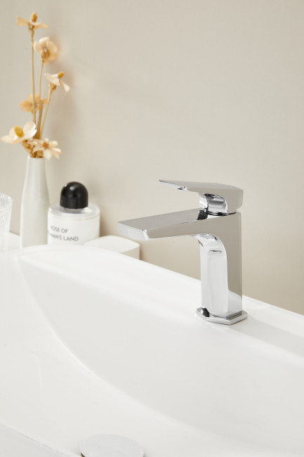 Смеситель для раковины HAIBA хром (HB10726) Смеситель для раковины HAIBA хром (HB10726)