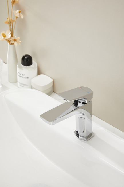 Смеситель для раковины HAIBA хром (HB10726) Смеситель для раковины HAIBA хром (HB10726)