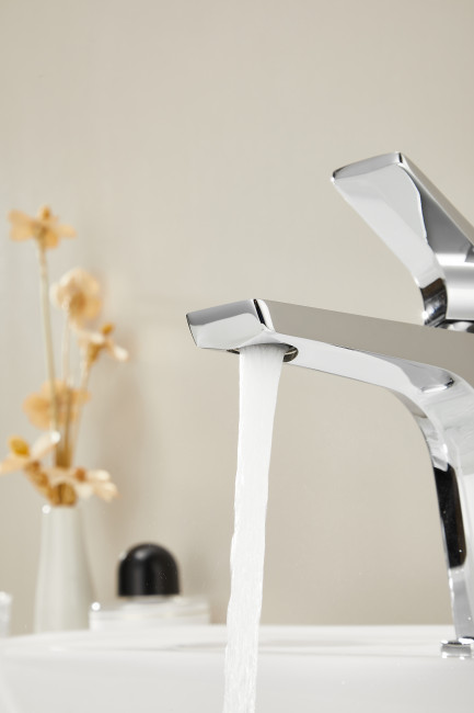 Смеситель для раковины HAIBA хром (HB10726) Смеситель для раковины HAIBA хром (HB10726)