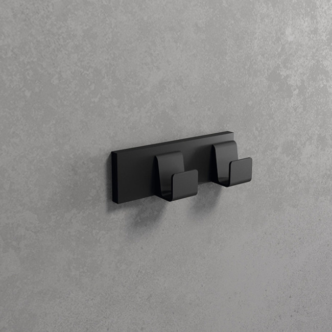 Novellini Kuadra Крючок 12х4см., двойной, цвет: черный матовый Novellini Kuadra Крючок 12х4см., двойной, цвет: черный матовый